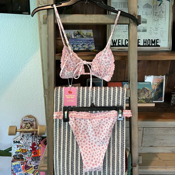 NWT Strawberry Milk Mob women’s honey glaze floral bikini set size small - Picture 6 of 9